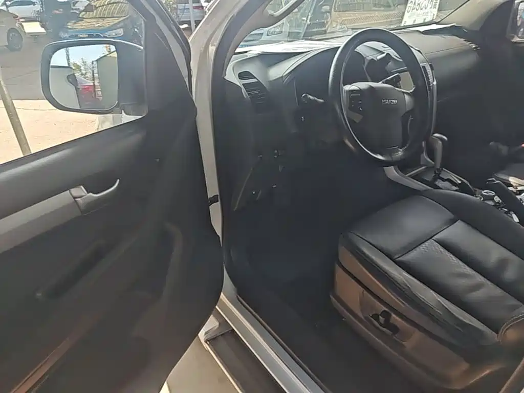 Isuzu D-MAX — миниатюра 16