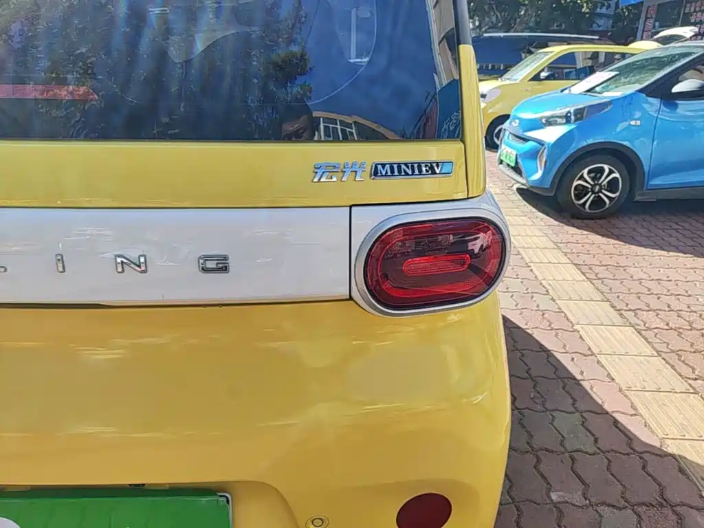 Wuling MINIEV — миниатюра 8