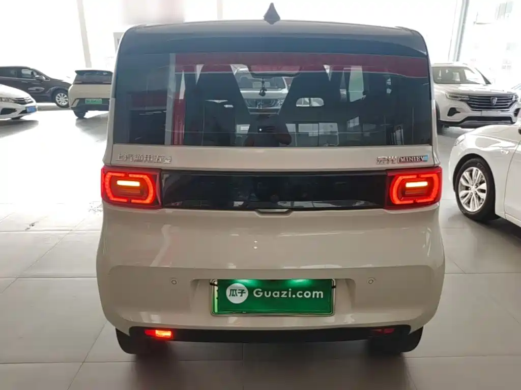 Wuling MINIEV — миниатюра 6