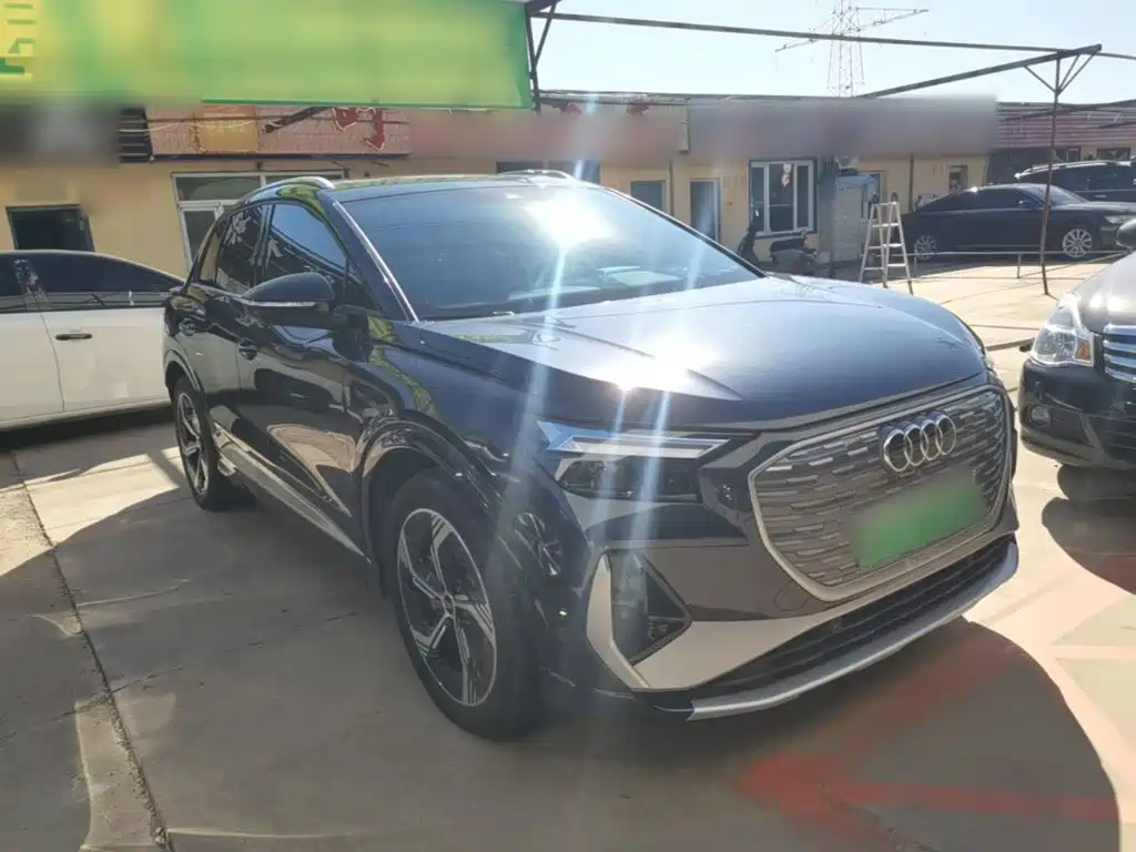 Audi Q4 e-tron — миниатюра 4
