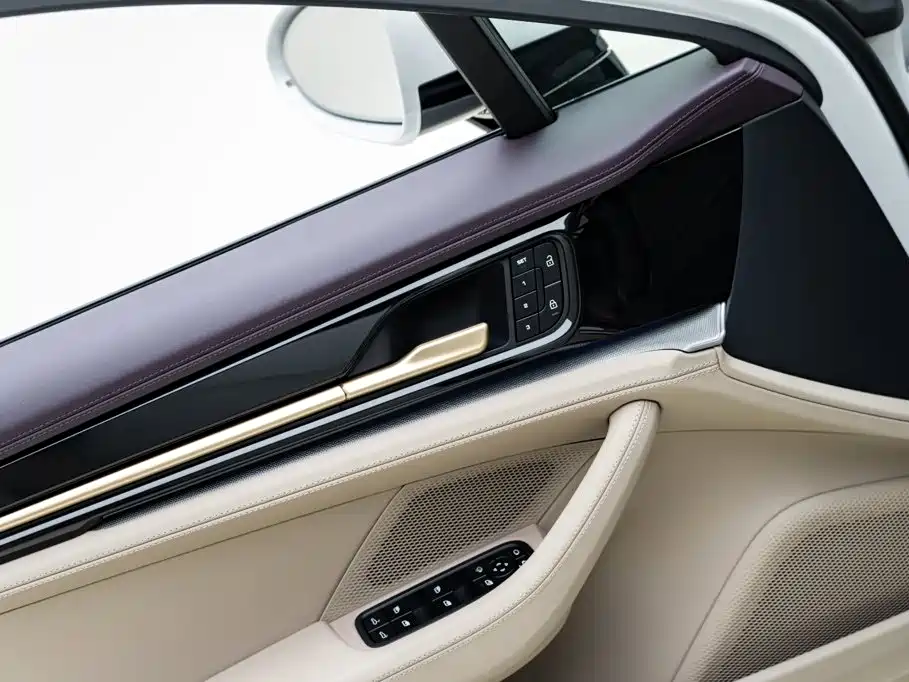 Porsche Panamera — миниатюра 16