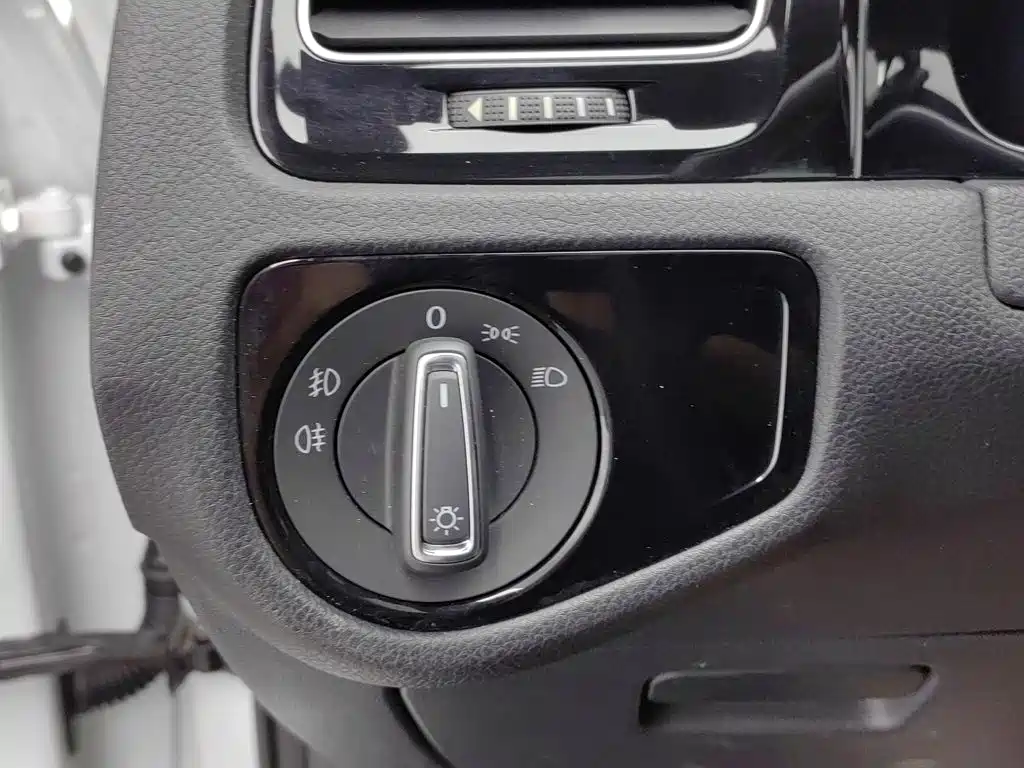 Volkswagen Golf — миниатюра 21