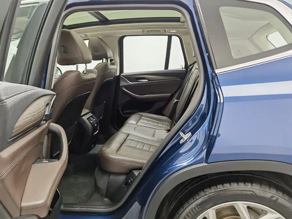 BMW X3 — миниатюра 15