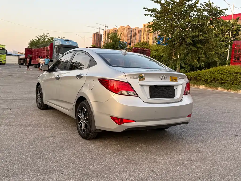Hyundai Verna — миниатюра 6