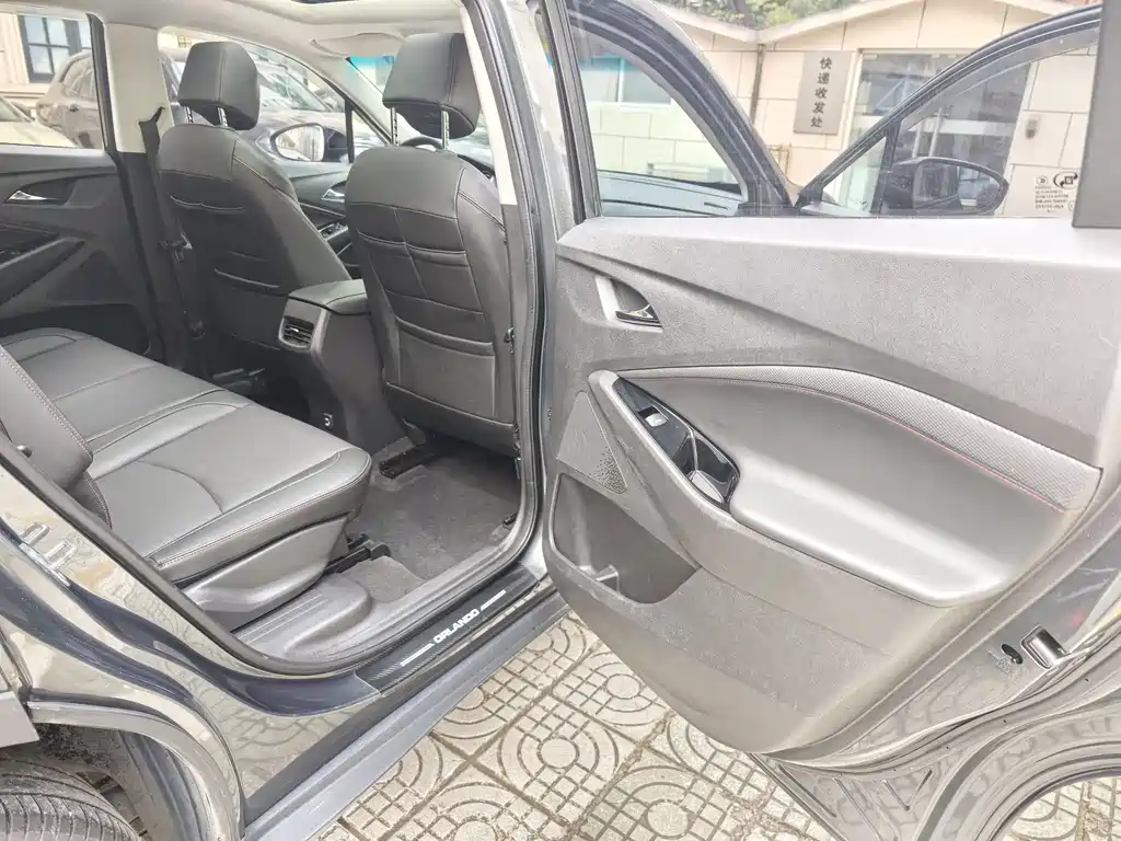Chevrolet Volando — миниатюра 15