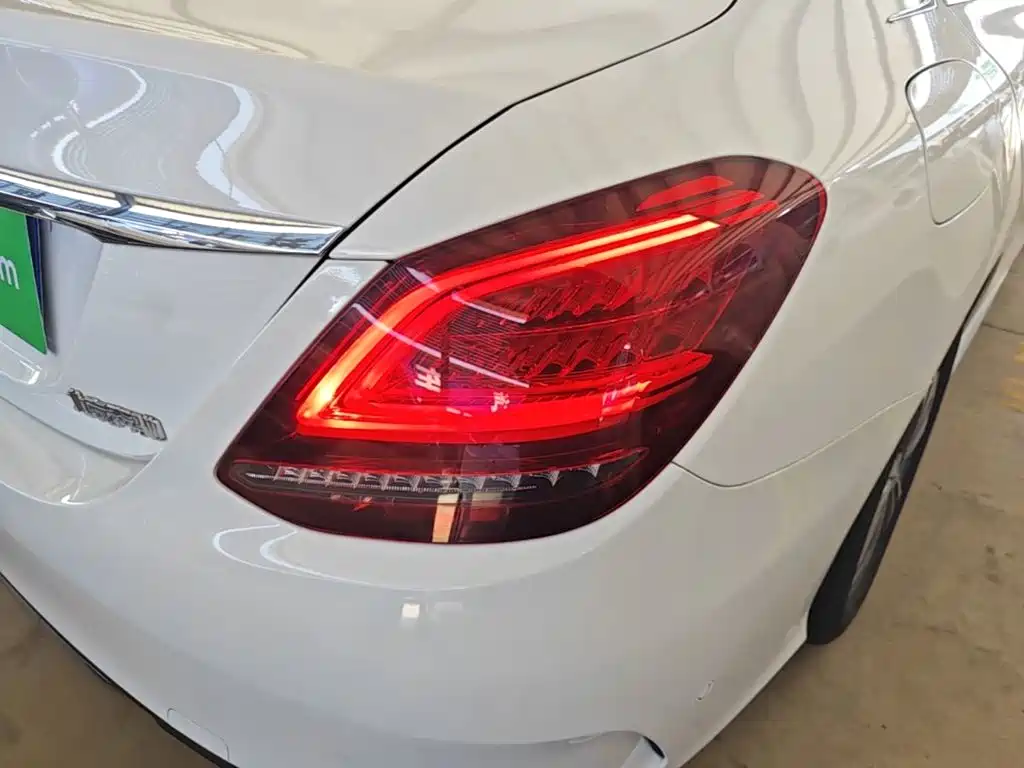 Mercedes-Benz C-Class — миниатюра 8