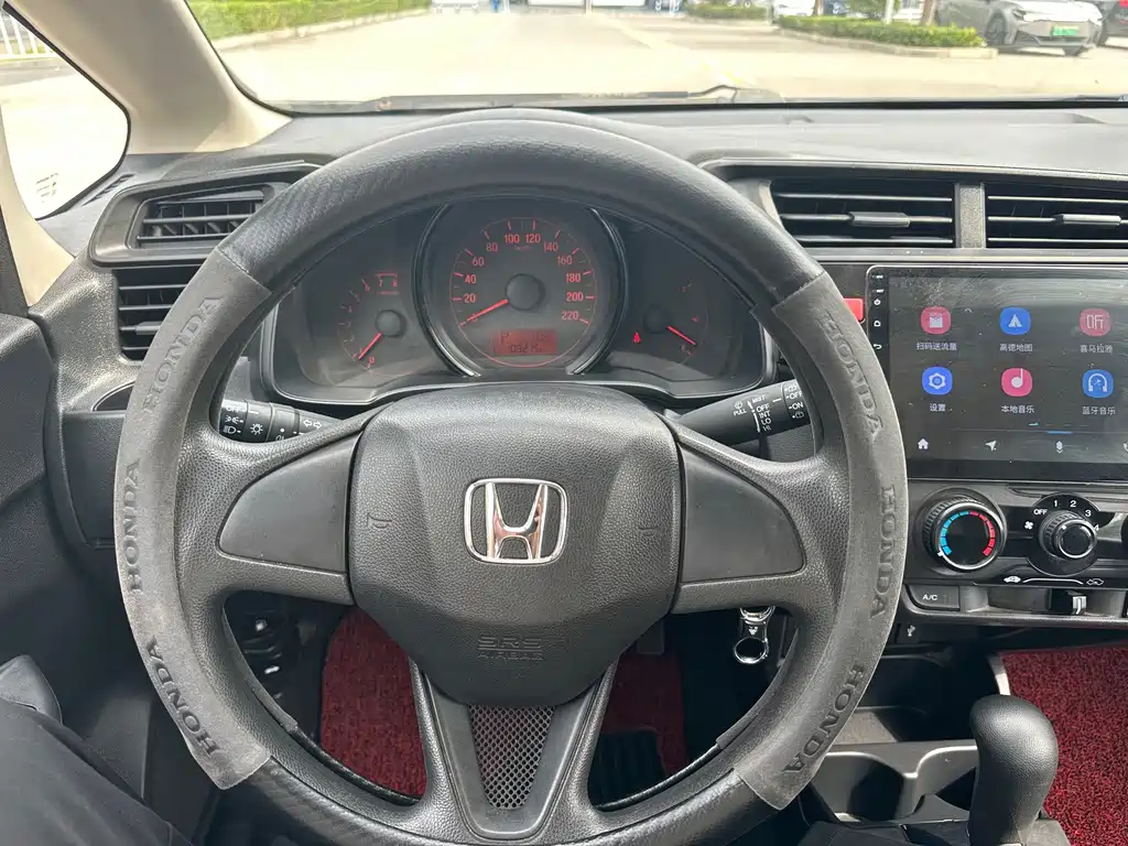 Honda Fit — миниатюра 7