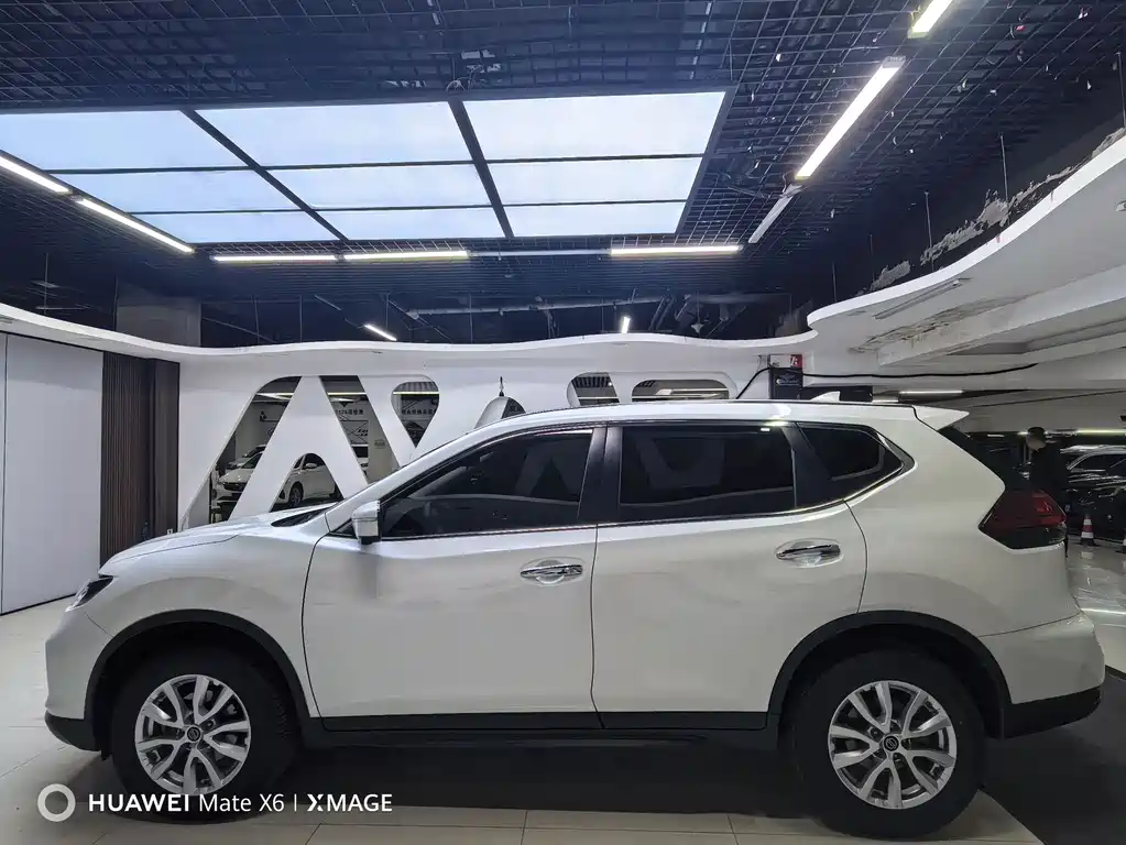 Nissan X-Trail — миниатюра 8