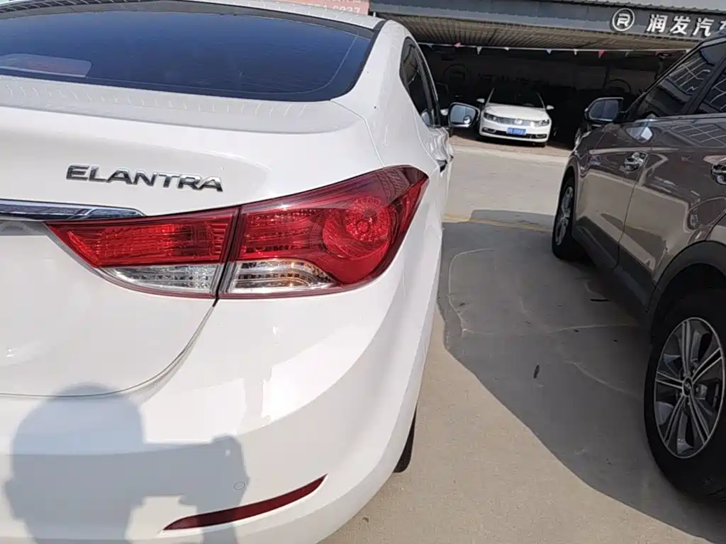 Hyundai Elantra Langdong — миниатюра 8
