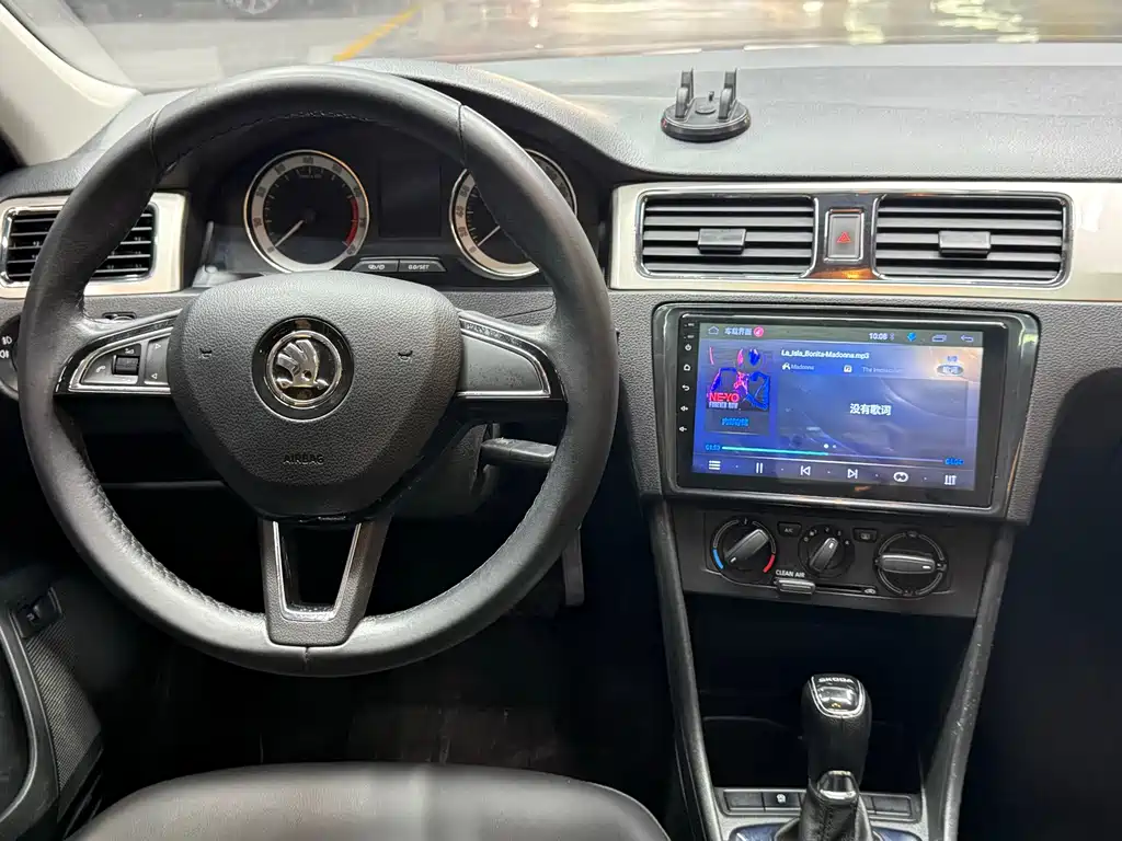 Skoda Rapid — миниатюра 16