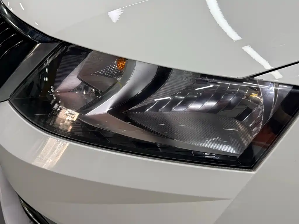 Skoda Rapid — миниатюра 27