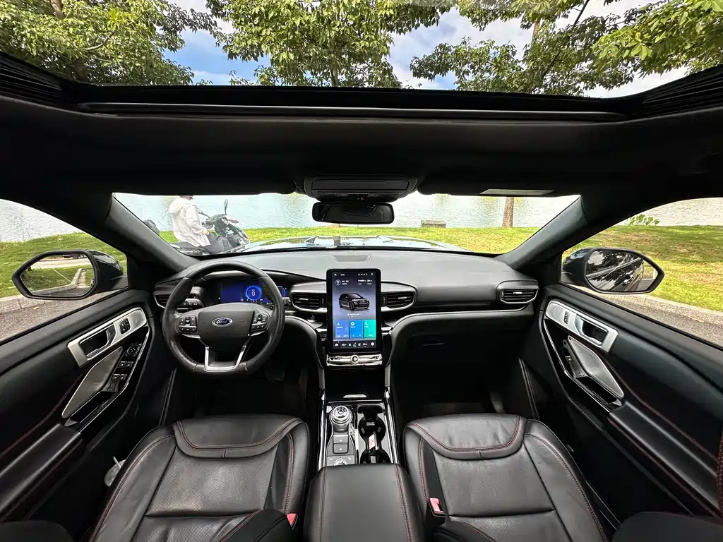 Ford Explorer — миниатюра 17