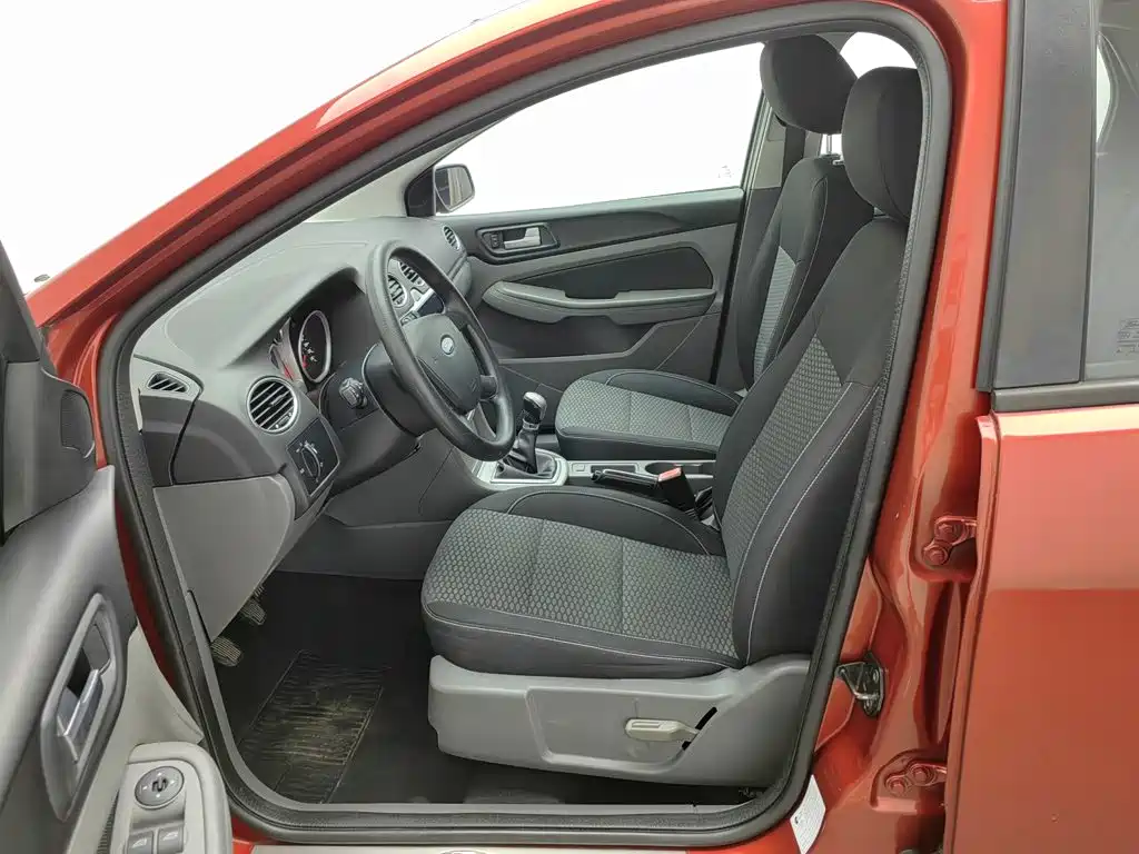 Ford Focus — миниатюра 10