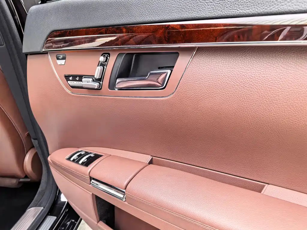 Mercedes-Benz S-Class — миниатюра 11