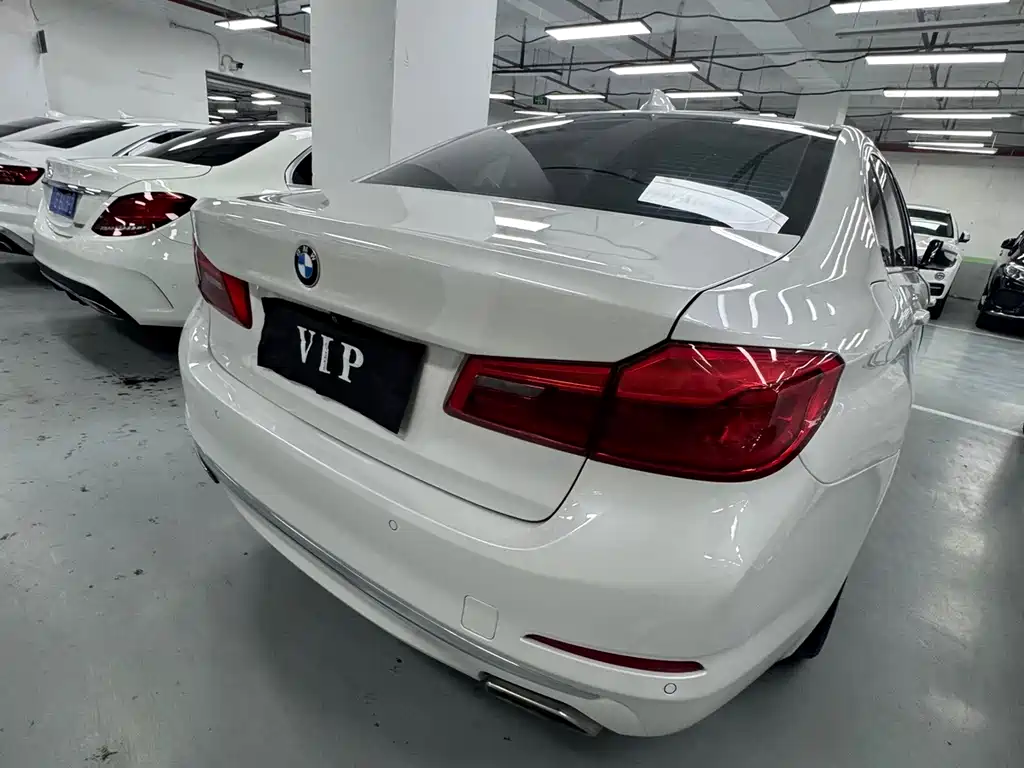 BMW 5 Series — миниатюра 15