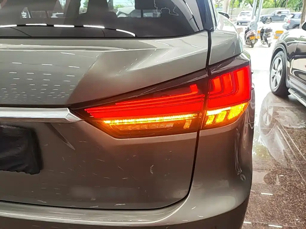 Lexus RX — миниатюра 8