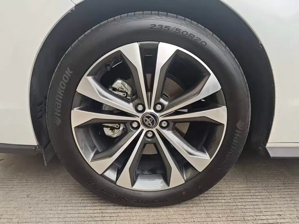 Toyota Granvia 2023 2.5L Luxury PLUS