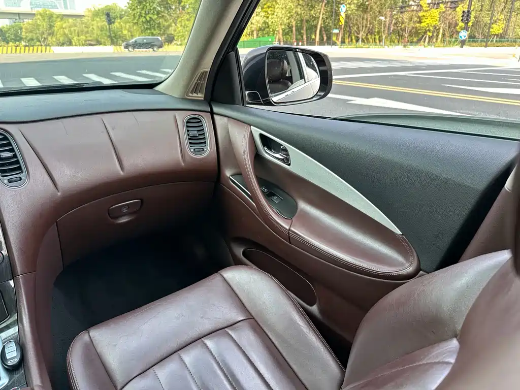 Infiniti QX50 — миниатюра 16
