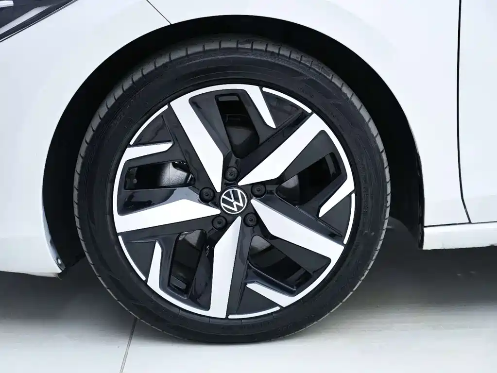 VOLKSWAGEN LINGDU