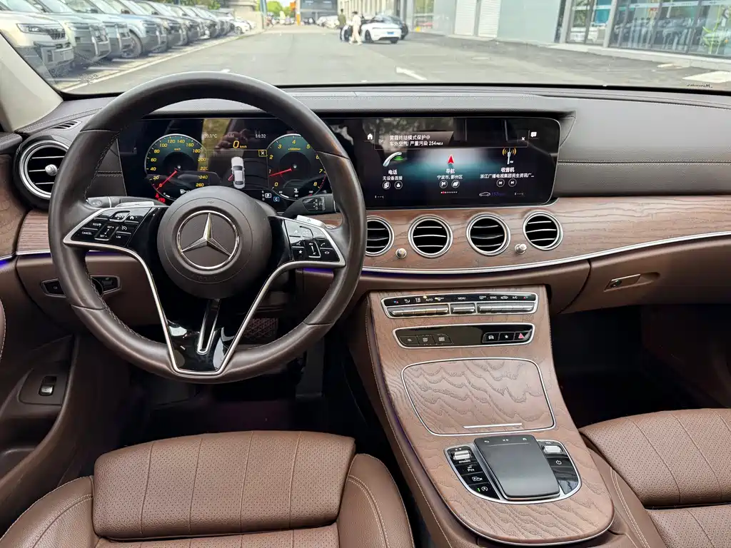 Mercedes-Benz E-Class E 2022 E 260 L
