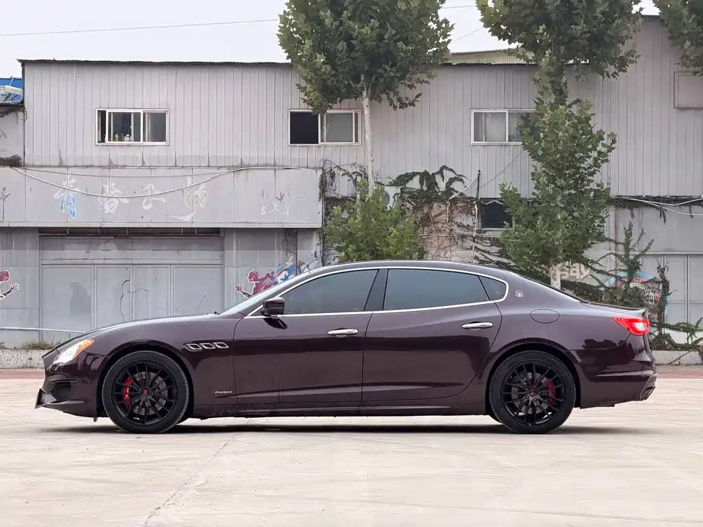 Maserati Quattroporte — миниатюра 4