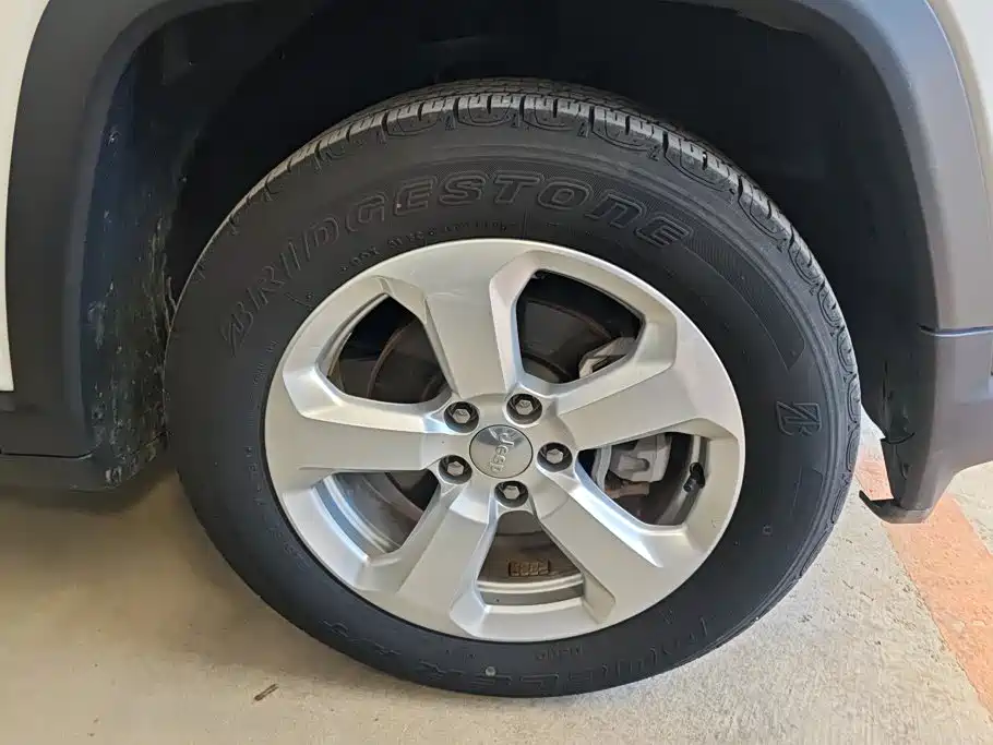 Jeep Compass — миниатюра 6