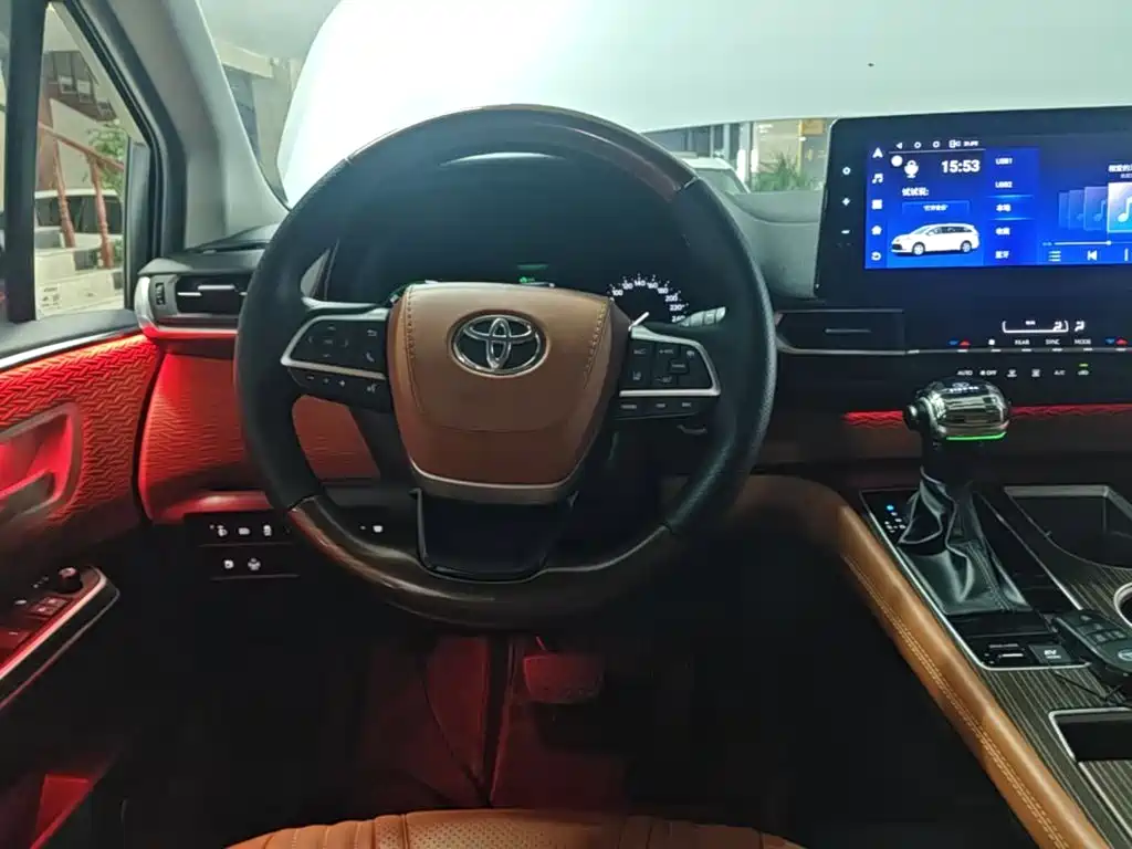 Toyota Sienna — миниатюра 11