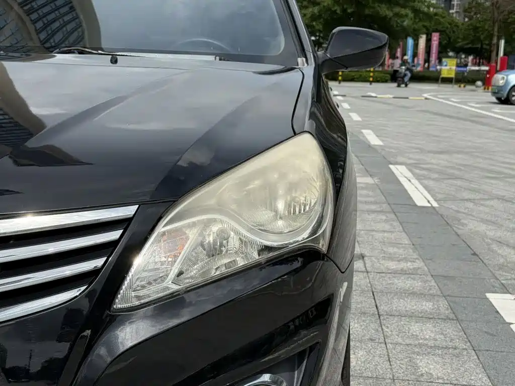 Hyundai Elantra — миниатюра 12