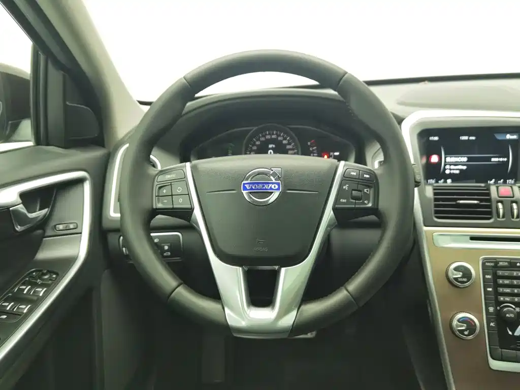 Volvo XC60 — миниатюра 11