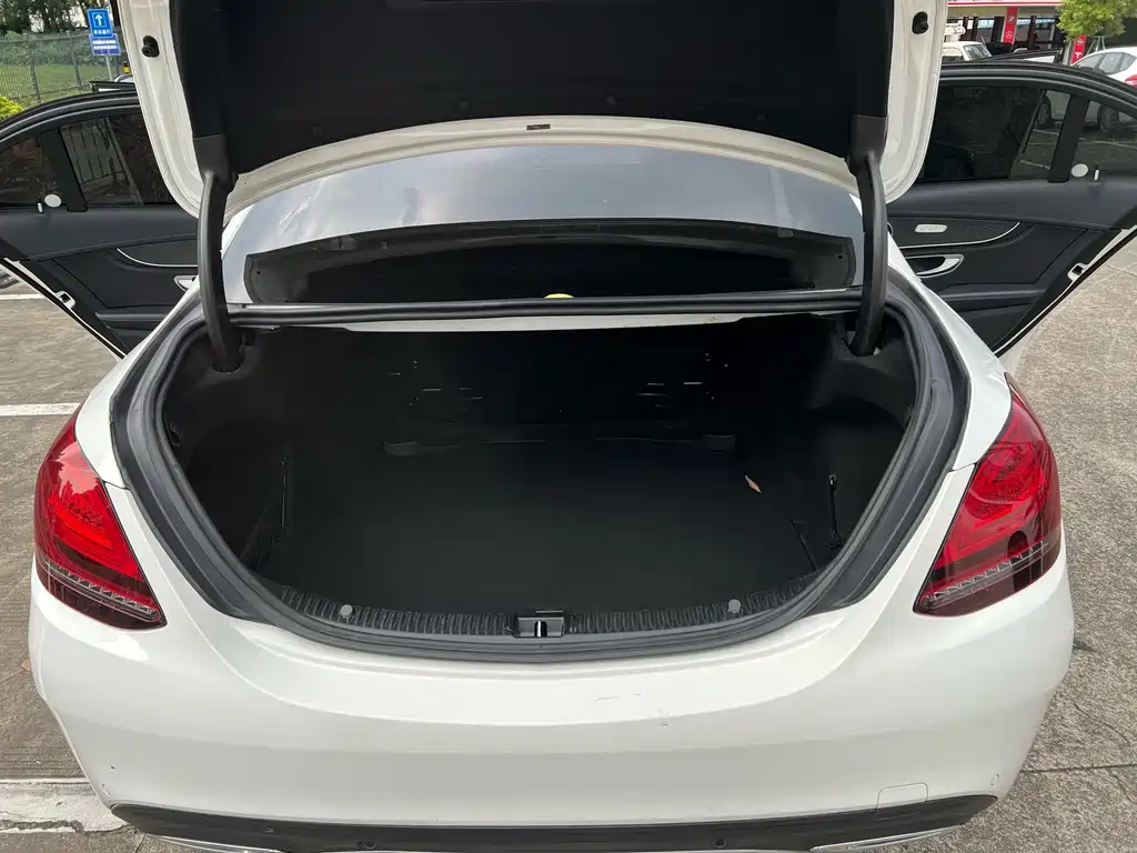 Mercedes-Benz C-Class — миниатюра 10