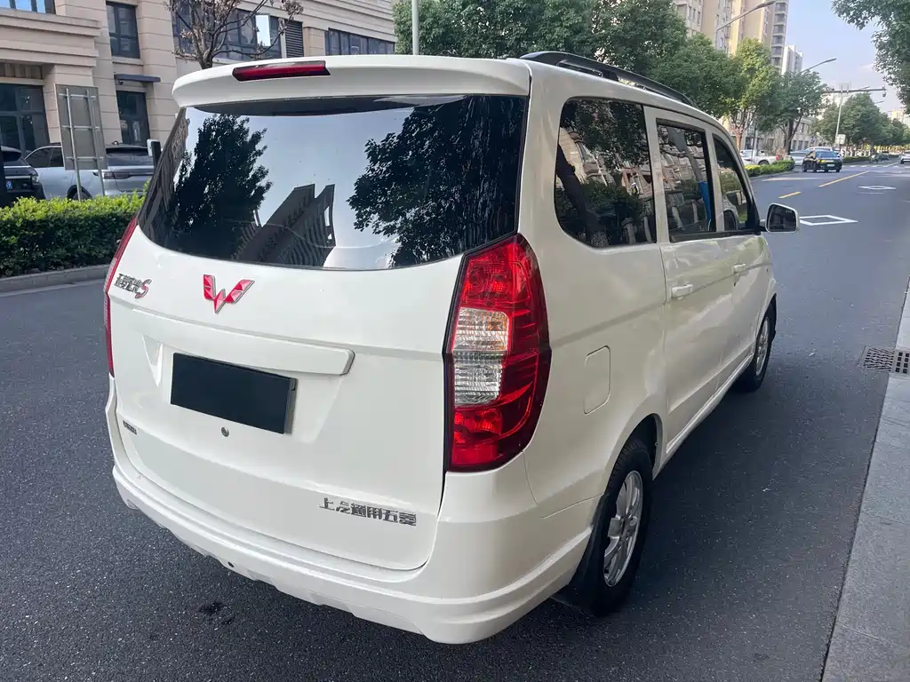 Wuling Hongguang — миниатюра 5