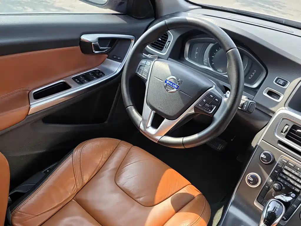 Volvo S60 (Import) — миниатюра 17