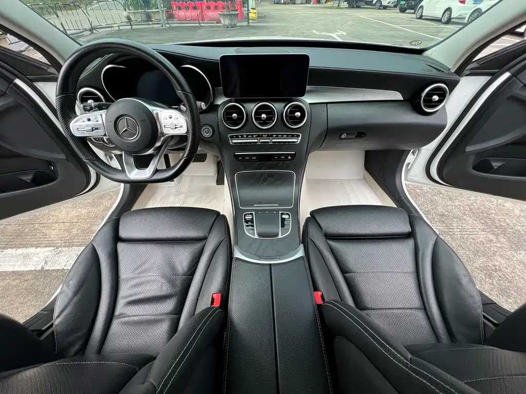 Mercedes-Benz C-Class — миниатюра 13
