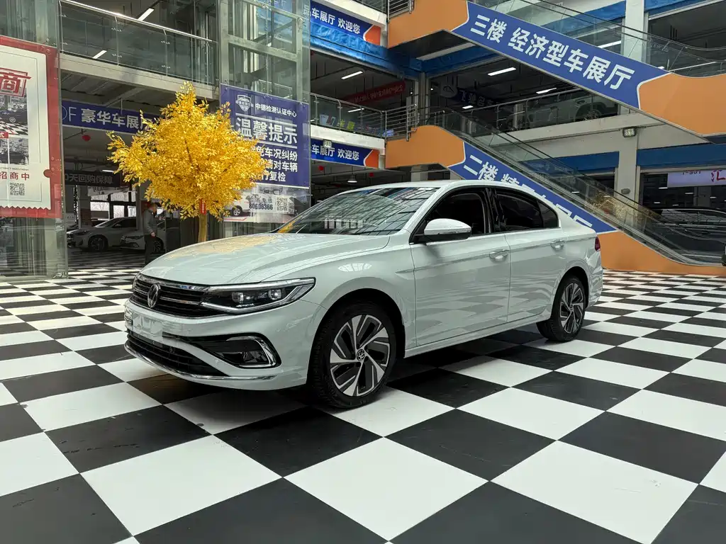 Volkswagen Bora 2023