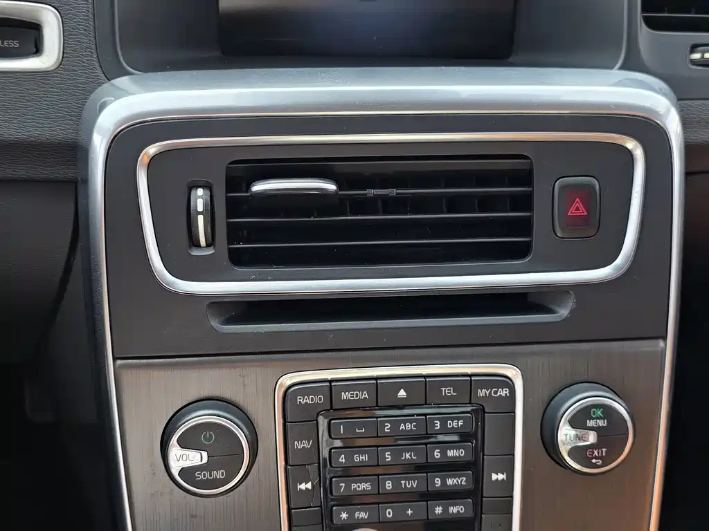 Volvo S60 (Import) — миниатюра 26