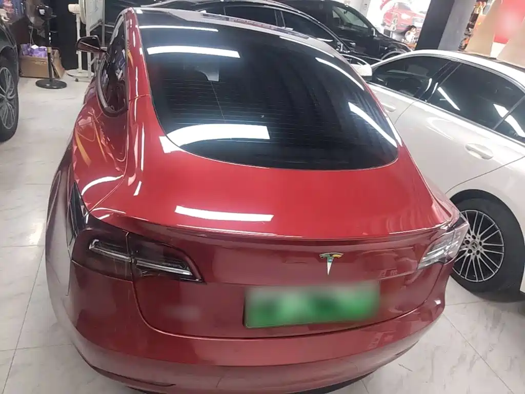 Tesla Model 3 — миниатюра 6
