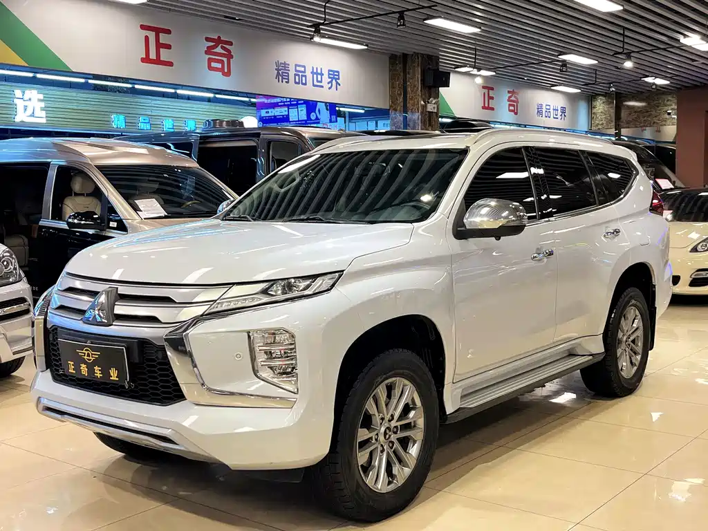 Mitsubishi Pajero Sport (Import) — миниатюра 3