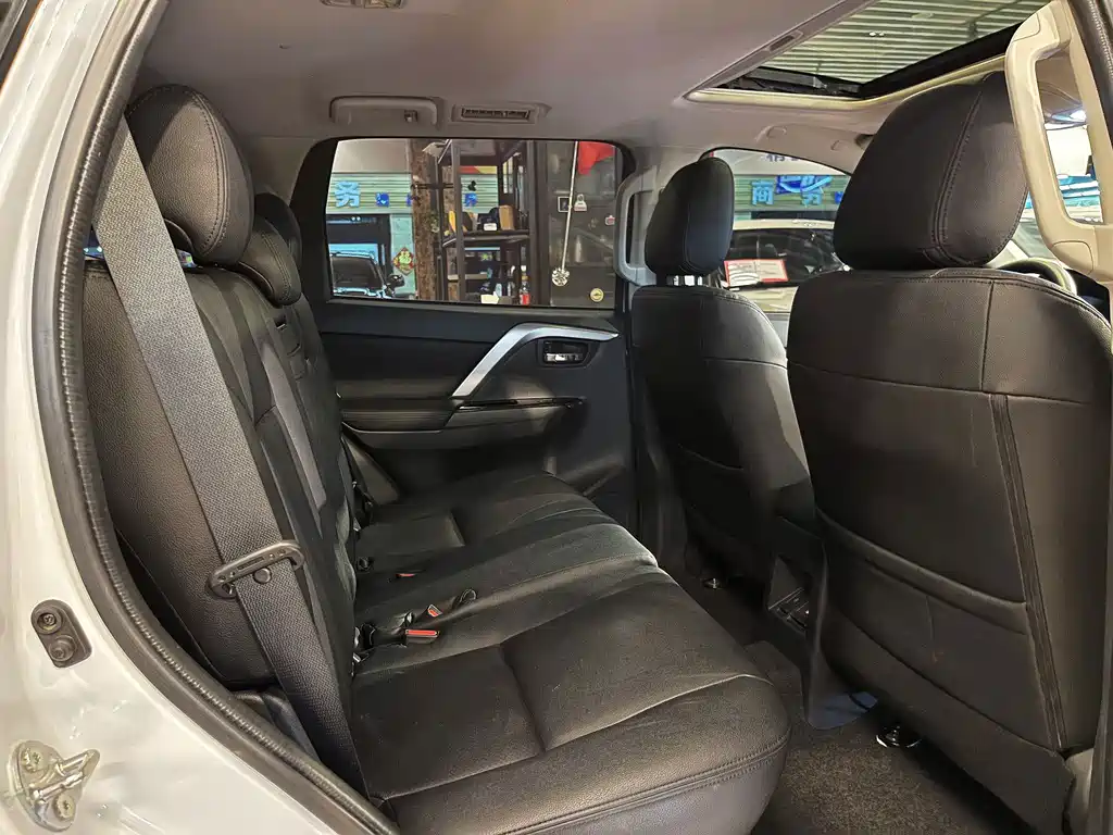 Mitsubishi Pajero Sport (Import) — миниатюра 20