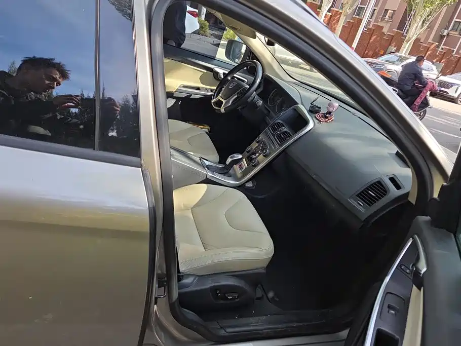 Volvo XC60 (Import) — миниатюра 8