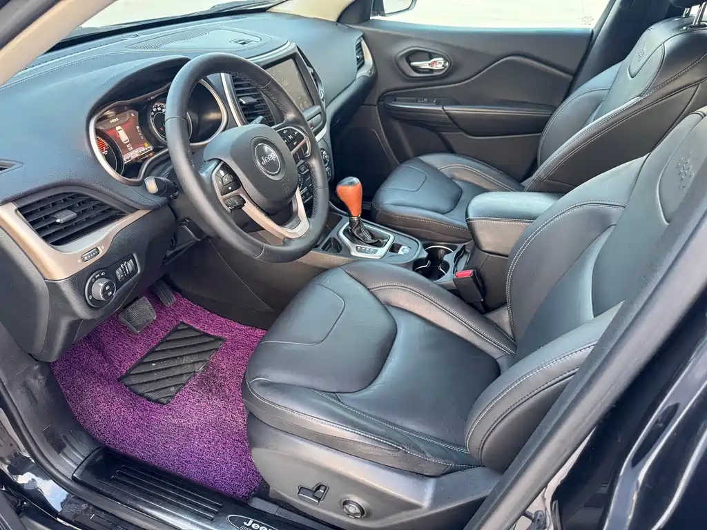 Jeep Cherokee — миниатюра 9