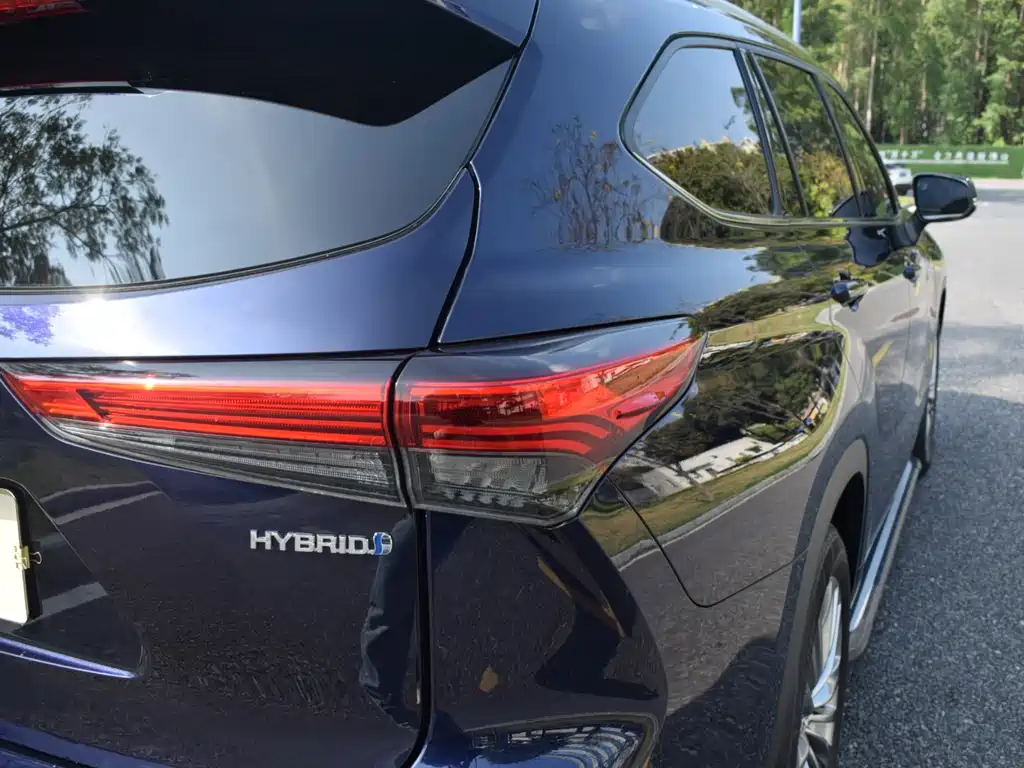 TOYOTA HIGHLANDER