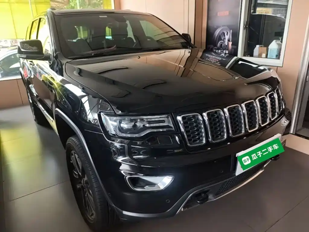 Jeep Grand Cherokee (Import) — миниатюра 4