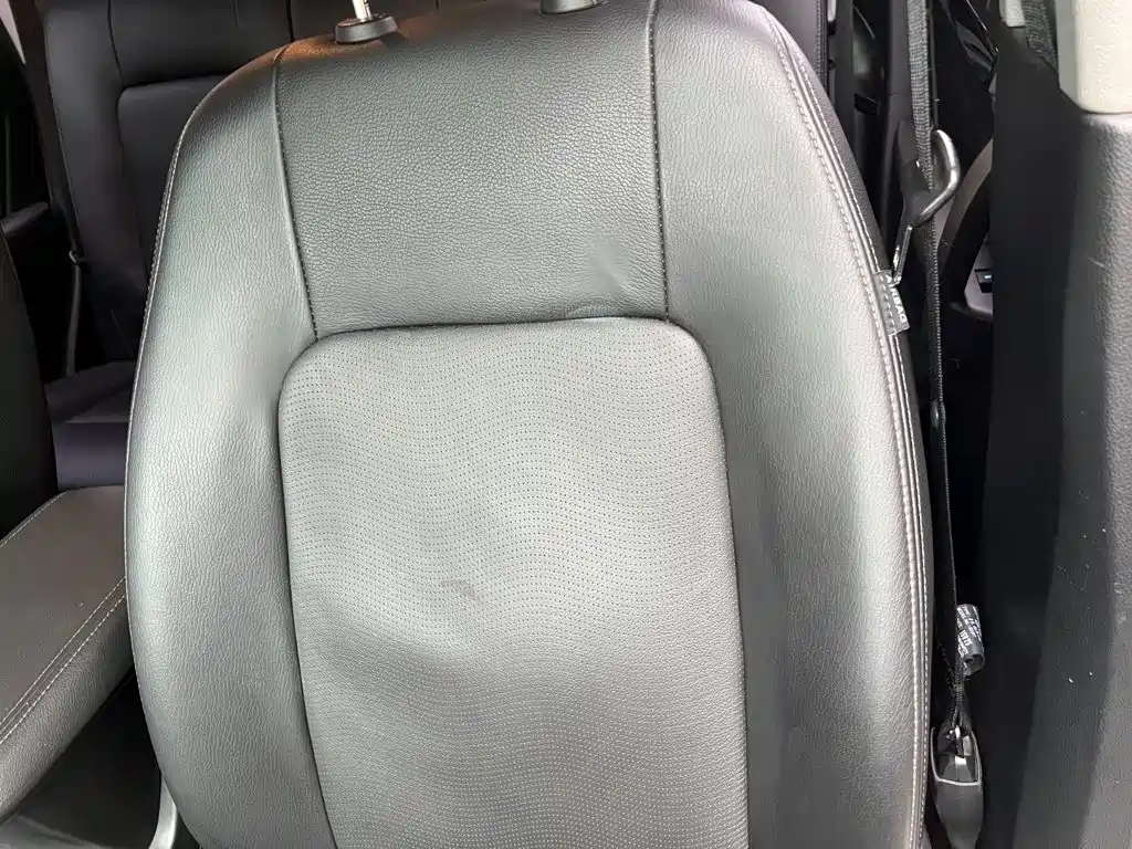Chevrolet Captiva — миниатюра 14