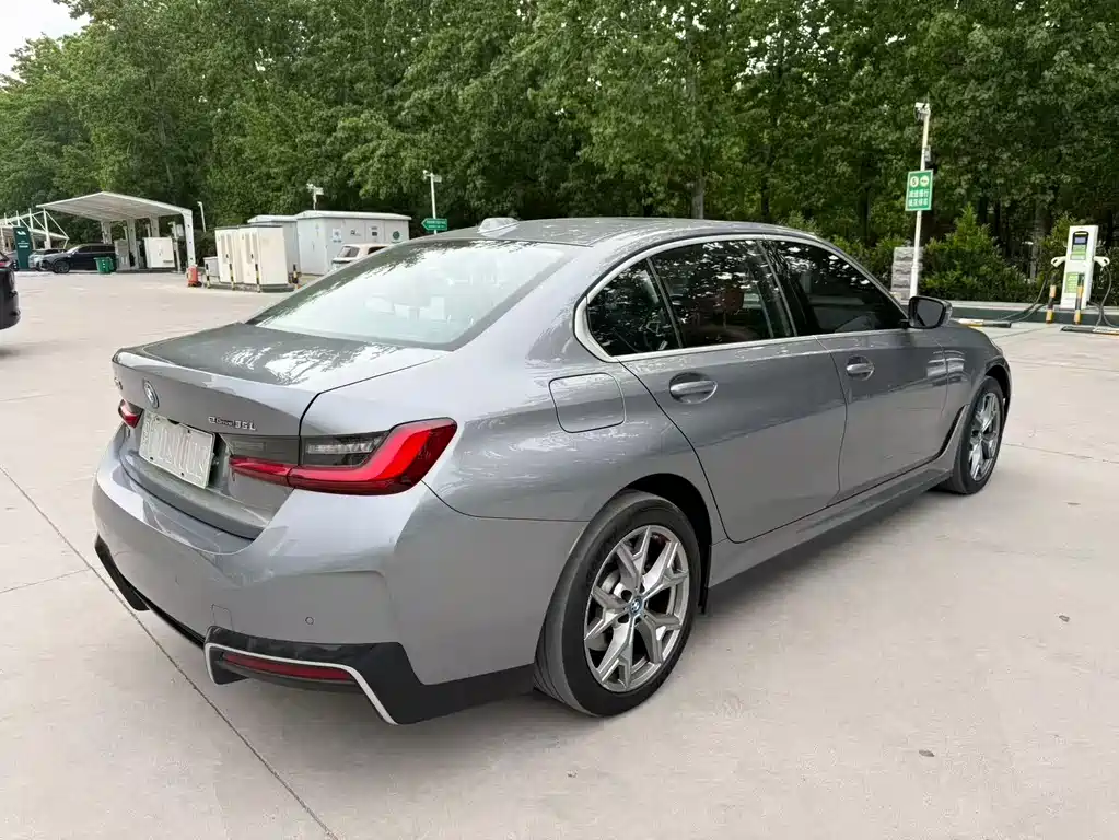 BMW i3 2022 eDrive 35 L