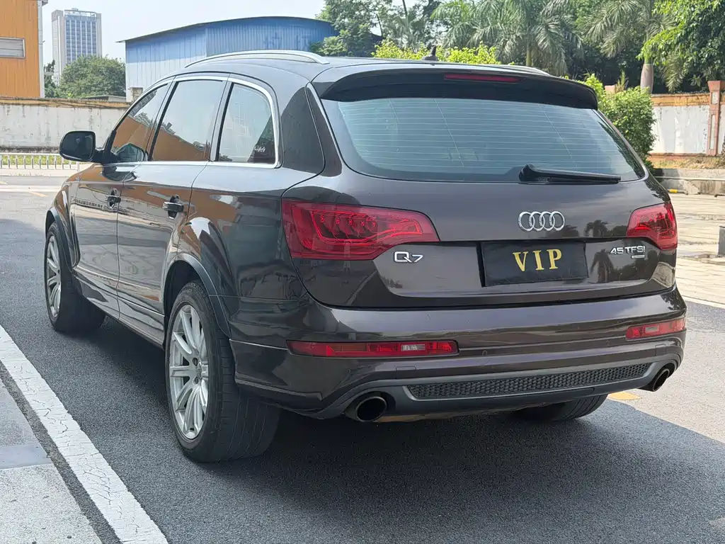 Audi Q7 — миниатюра 5