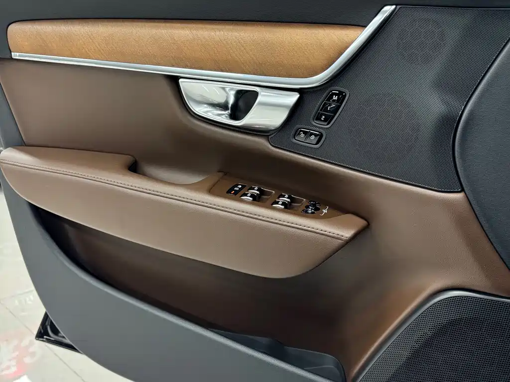 Volvo S90 2023 B5 Luxury