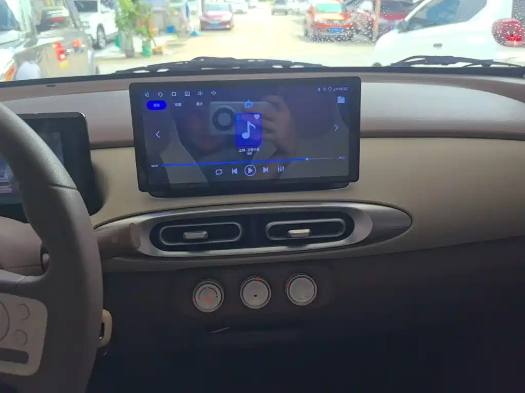 Wuling MINIEV — миниатюра 13