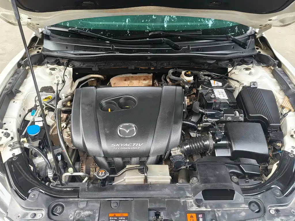 Mazda Atenza 2014 2.0L Luxury