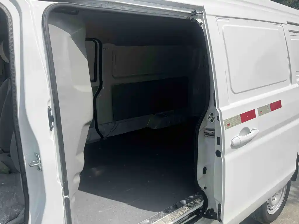 Jinbei Hiace EV — миниатюра 6