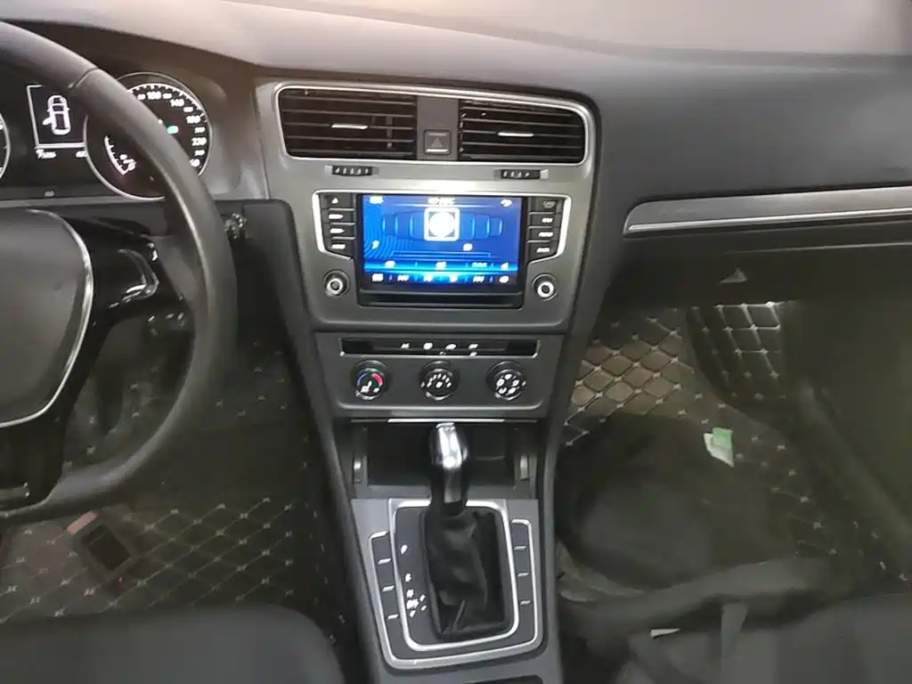 Volkswagen Golf — миниатюра 13